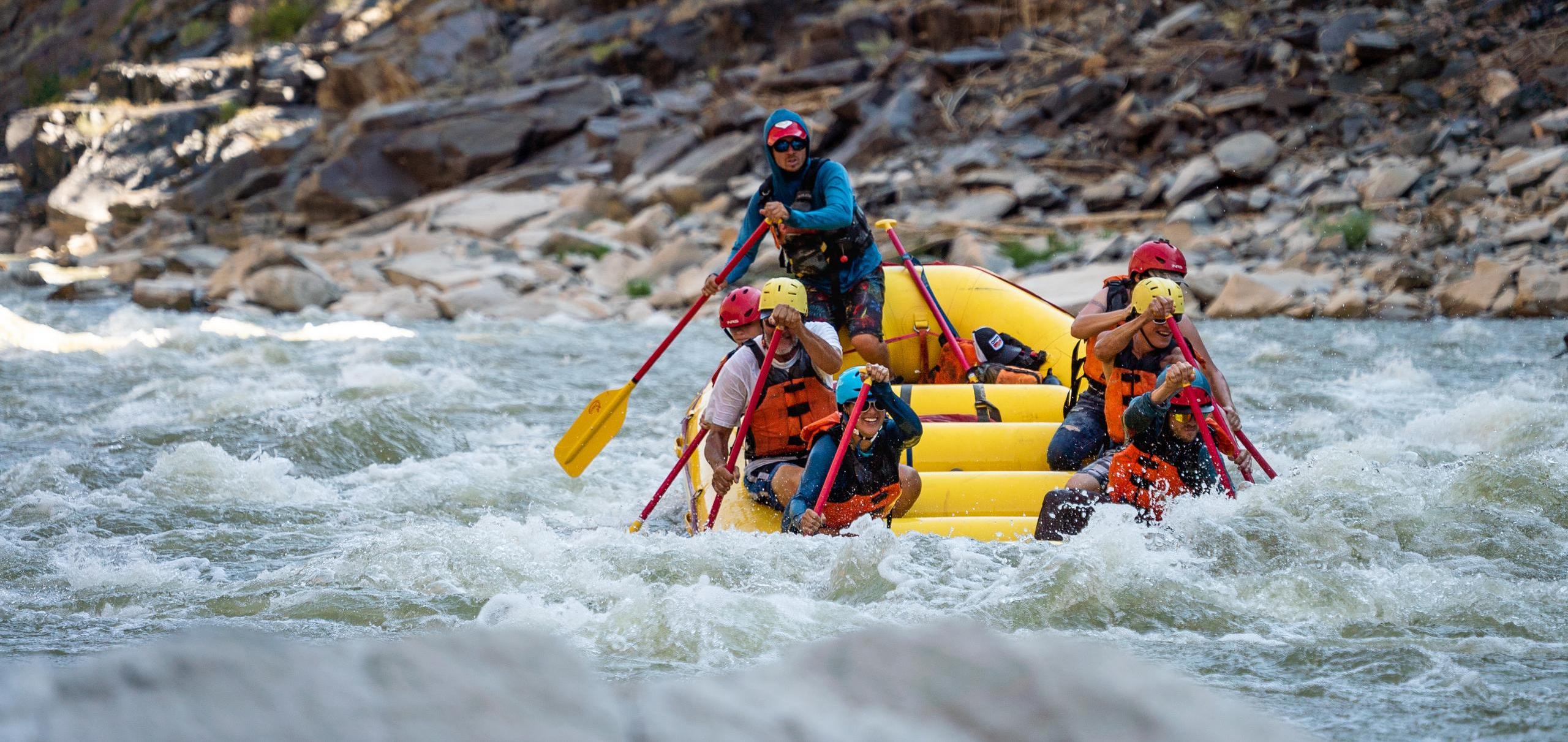 utah-river-rafting-oars